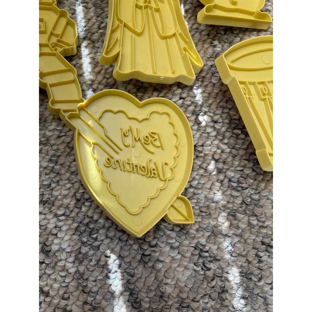 VINTAGE STANLEY HOME PRODUCTS‎ COOKIE CUTTER SET 7 XMAS SANTA ASTRONAUT DRUM - Picture 3 of 11